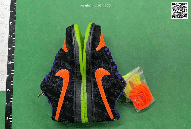 SB Dunk Low Mischief (GT) 4