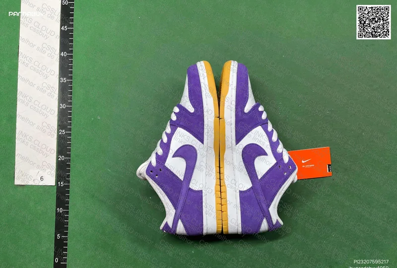 SB Dunk Low Orange Label Court Purple (M) 4