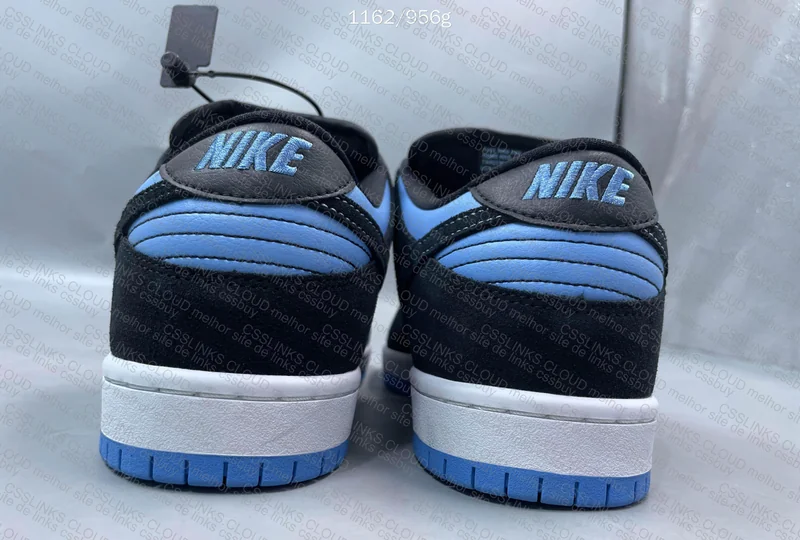 SB Dunk Low Pro Black/University Blue 3