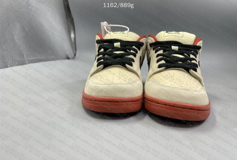 SB Dunk Low Pro Muslin 3
