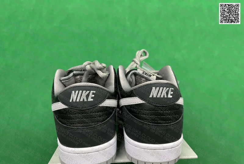 SB Dunk Low Shadow (VT) 3