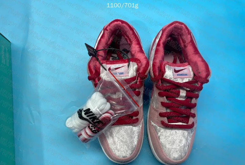SB Dunk Low Strangelove