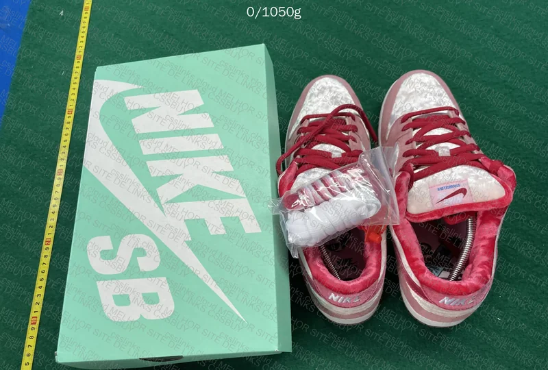 SB Dunk Low Strangelove