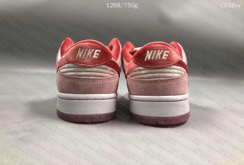 SB Dunk Low X Strangelove 169Y 2