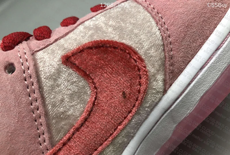 SB Dunk Low X Strangelove 169Y 6