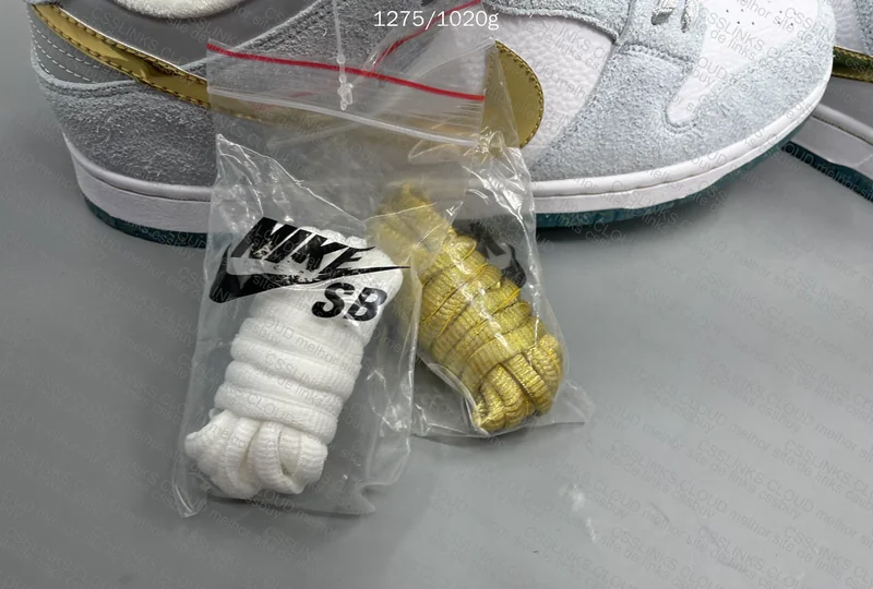Sean Cliver x Nike SB Dunk Holiday Special 5