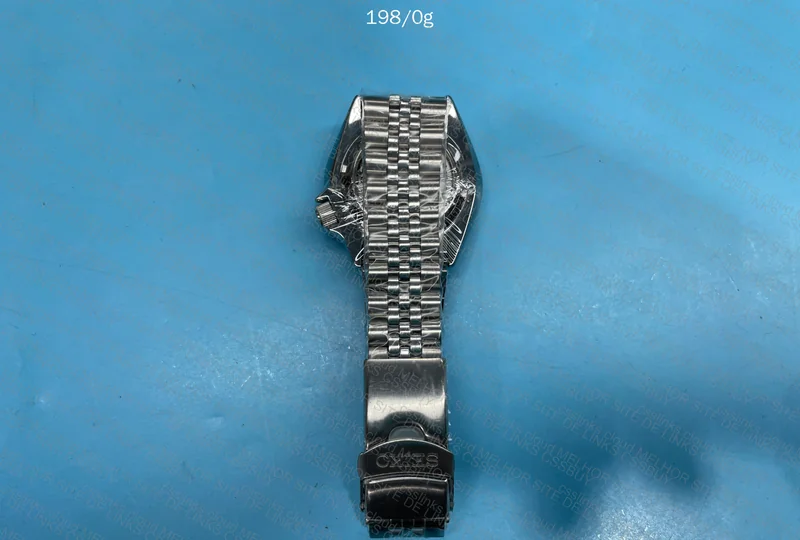 Seiko 5 GMT (Batman) 3