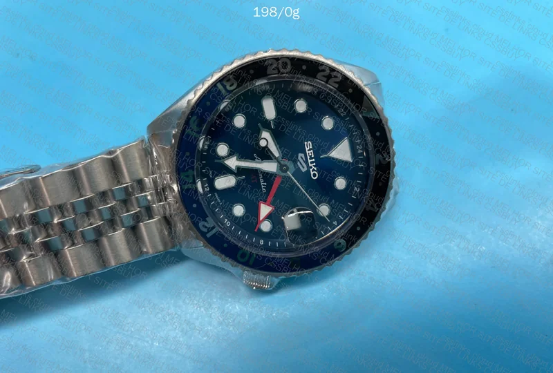 Seiko 5 GMT (Batman) 6