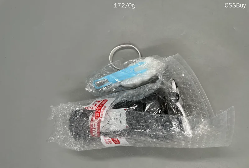 Supreme Gym Shaker 4