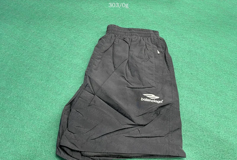Short Balenciaga (com medidas)