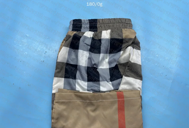 Short Burberry (ajuda)