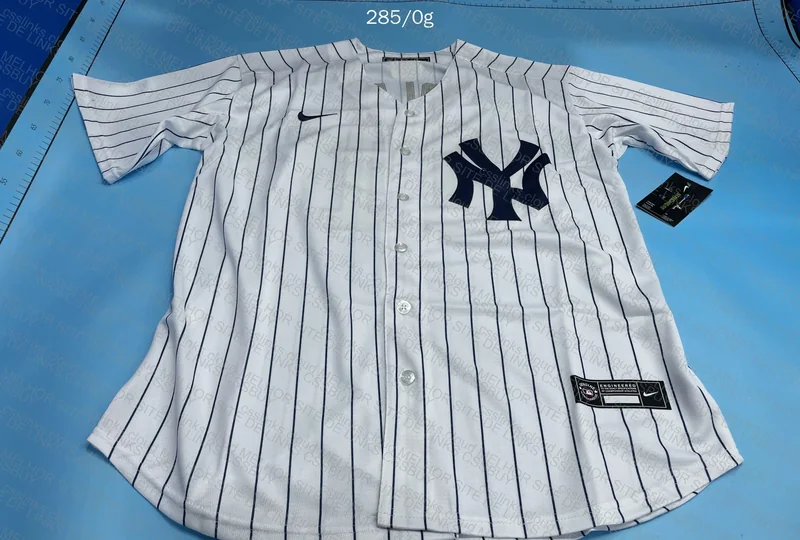MLB Yankees Cargo and Jersey Shorts 7