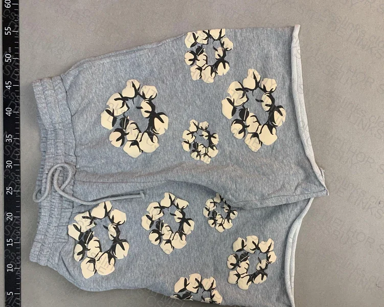 Short denim