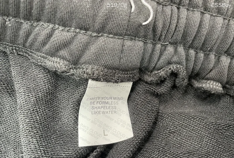 Short denim tears 3
