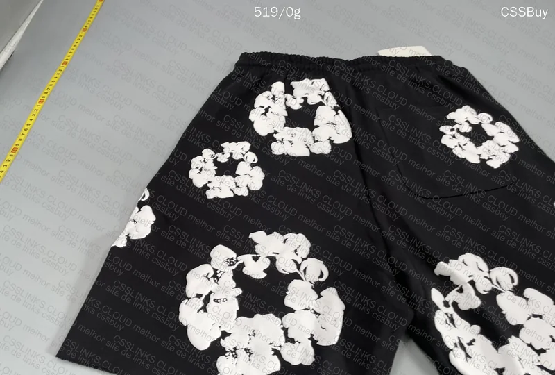 Short denim tears 4