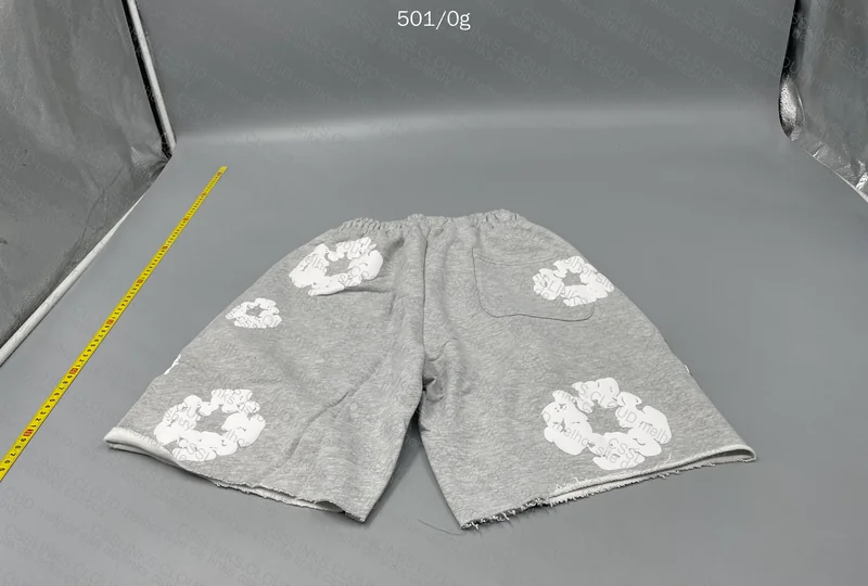 Short denim tears 3