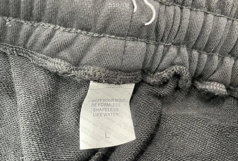 Short denim tears 2