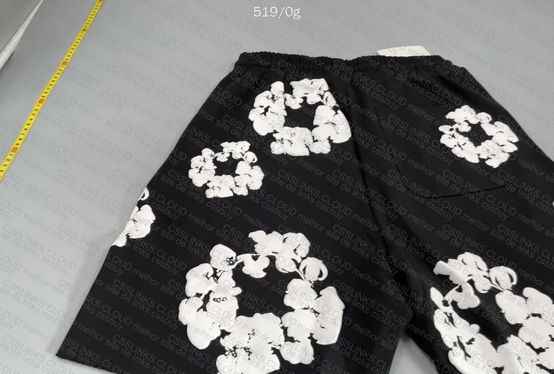 Short denim tears 3
