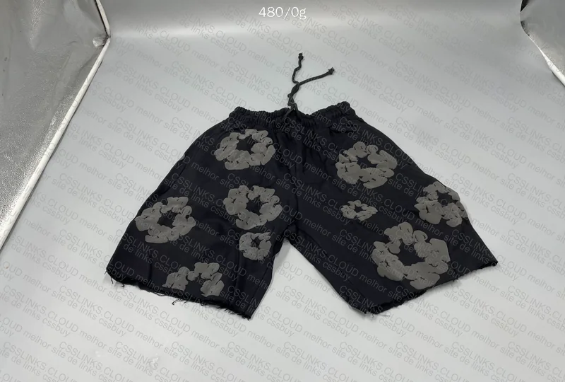 Short denim tears 4