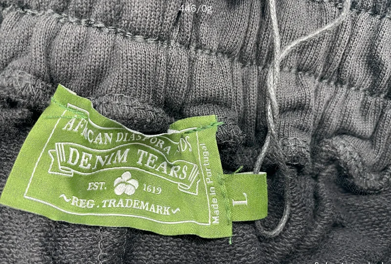 Short denim tears 3