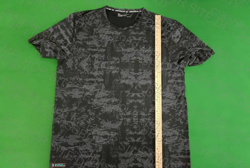 Under Armour Short and T-Shirt with Measurements 10