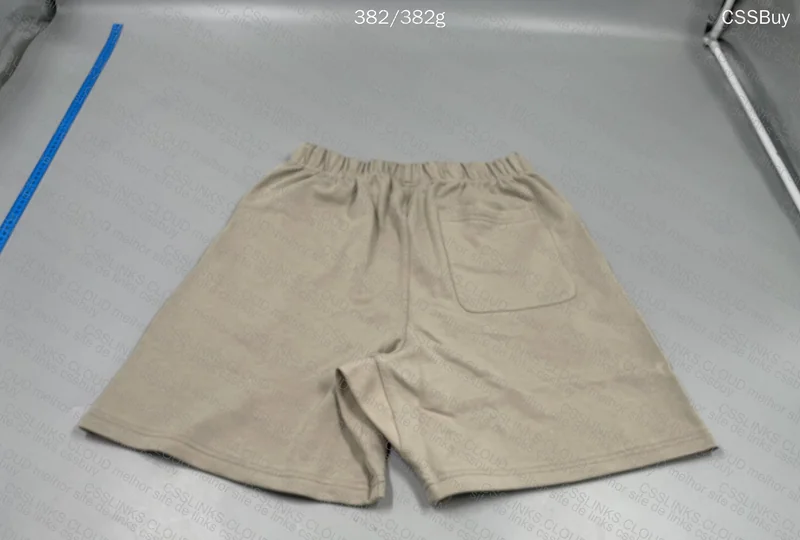 Short Essentials 4
