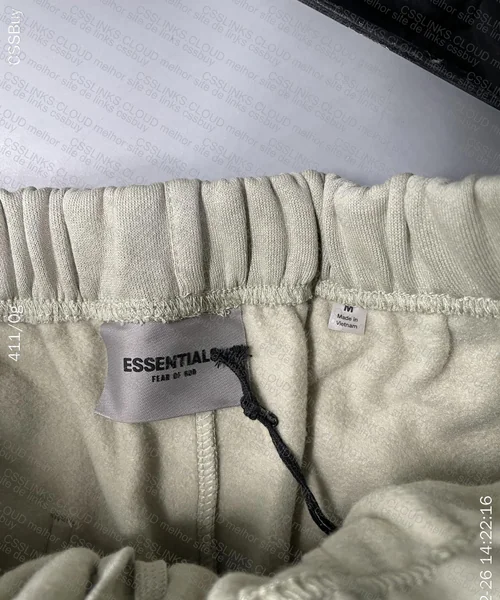 Short Essentials 3