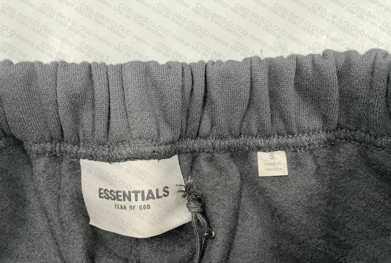 Short Essentials 4