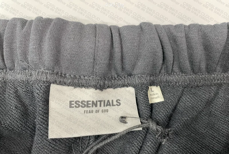 Short Essentials 4