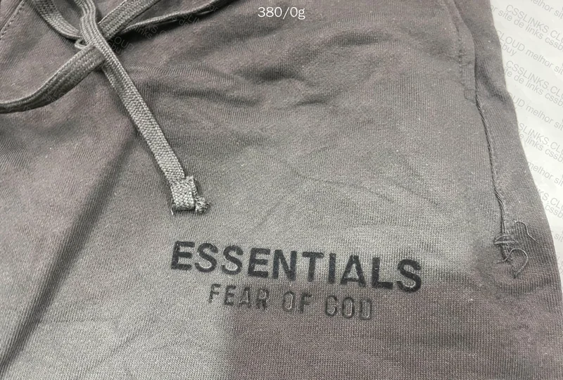 SHORT ESSENTIALS