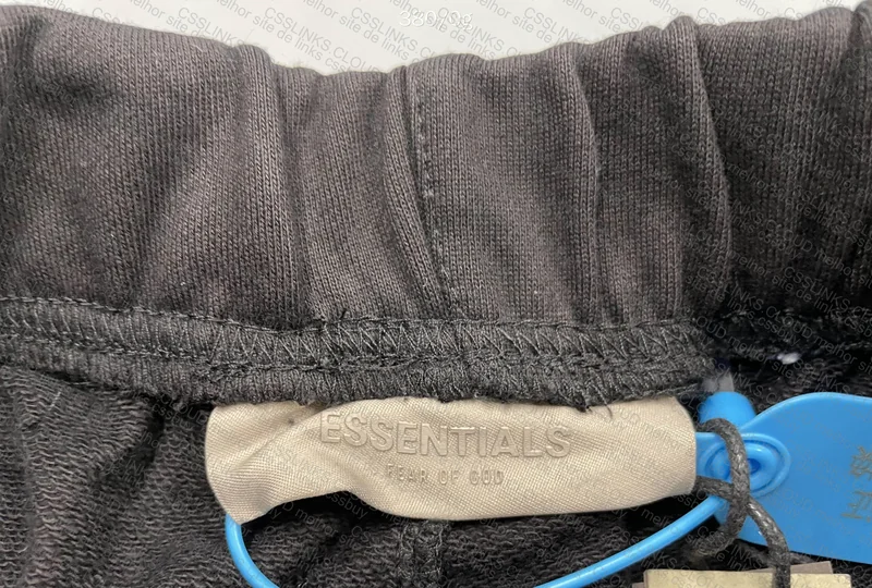 SHORT ESSENTIALS 2