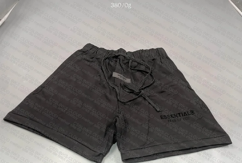 SHORT ESSENTIALS 4