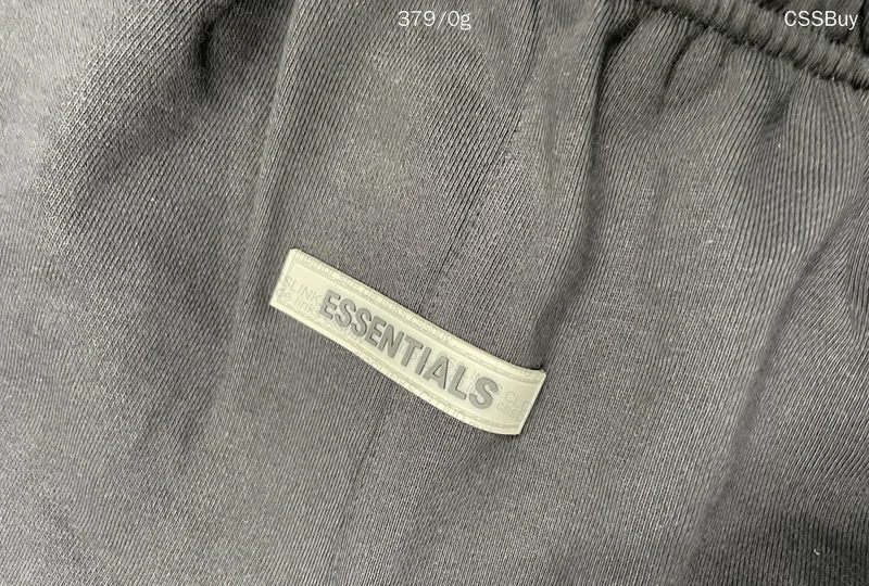Essentials Sweatshorts 60¥ 2