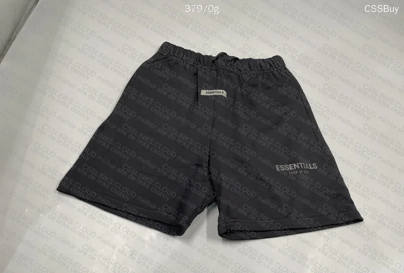 Essentials Sweatshorts 60¥ 4