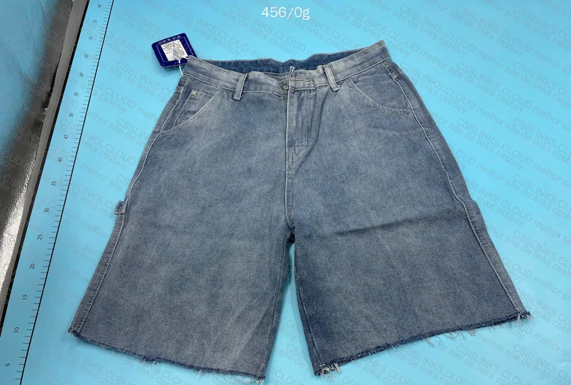 Short jeans