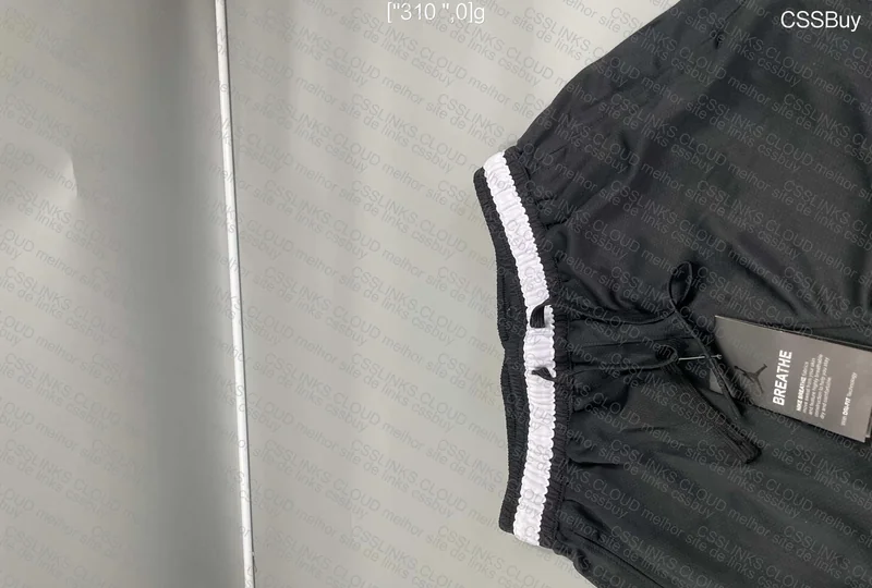 Short Jordan 4