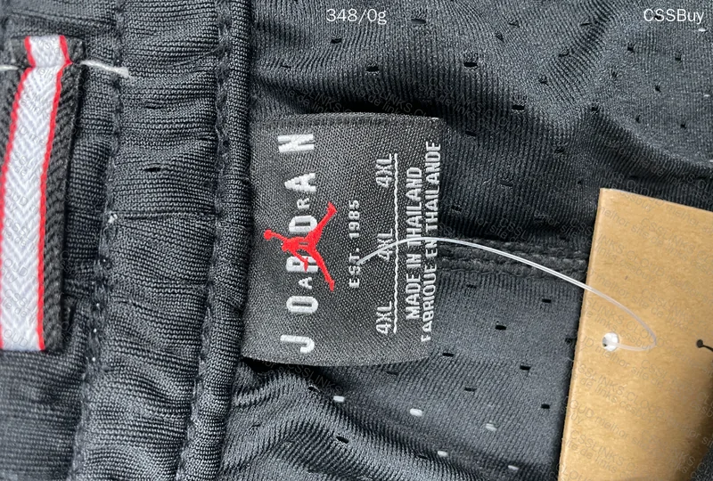 Short Jordan 6
