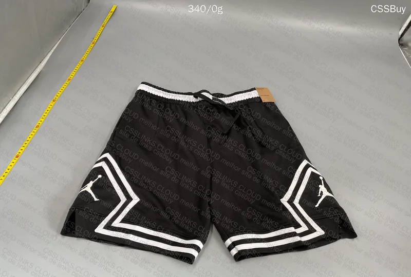 Short Jordan 3