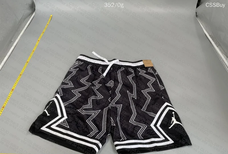 Short Jordan 2