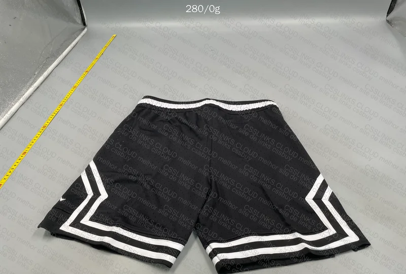 SHORT JORDAN 4