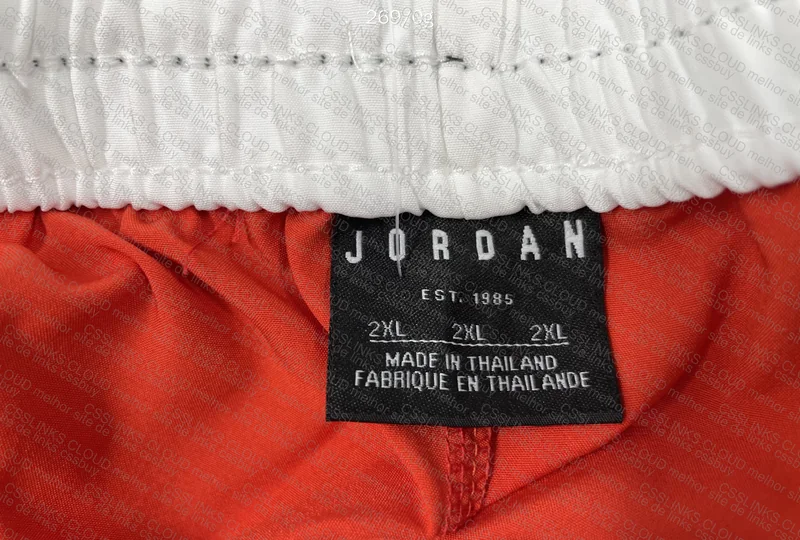 Short Jordan 4