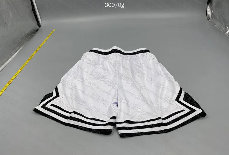 Short Jordan 3