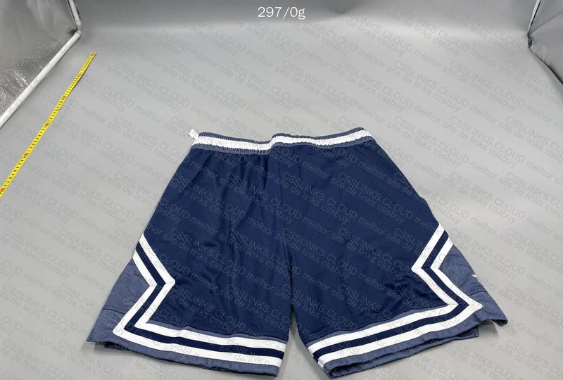 Short Jordan 3