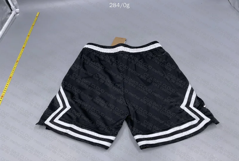 short jordan 4
