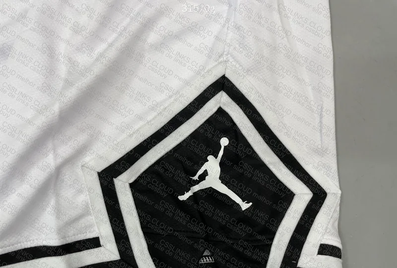 Short Jordan 2