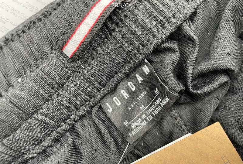 short jordan 4