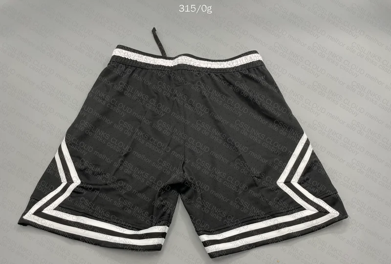 Short Jordan 4
