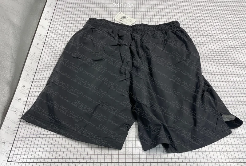 Short Jordan 4