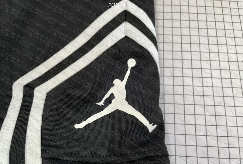 Short Jordan 3