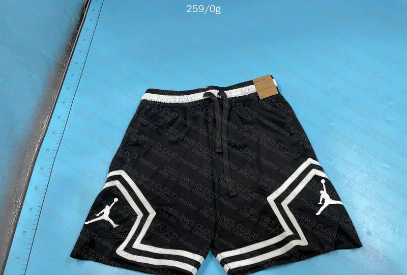 Short jordan 2